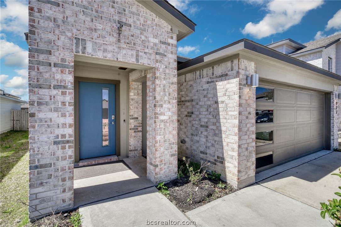 917 Kickapoo Lane - Photo 1