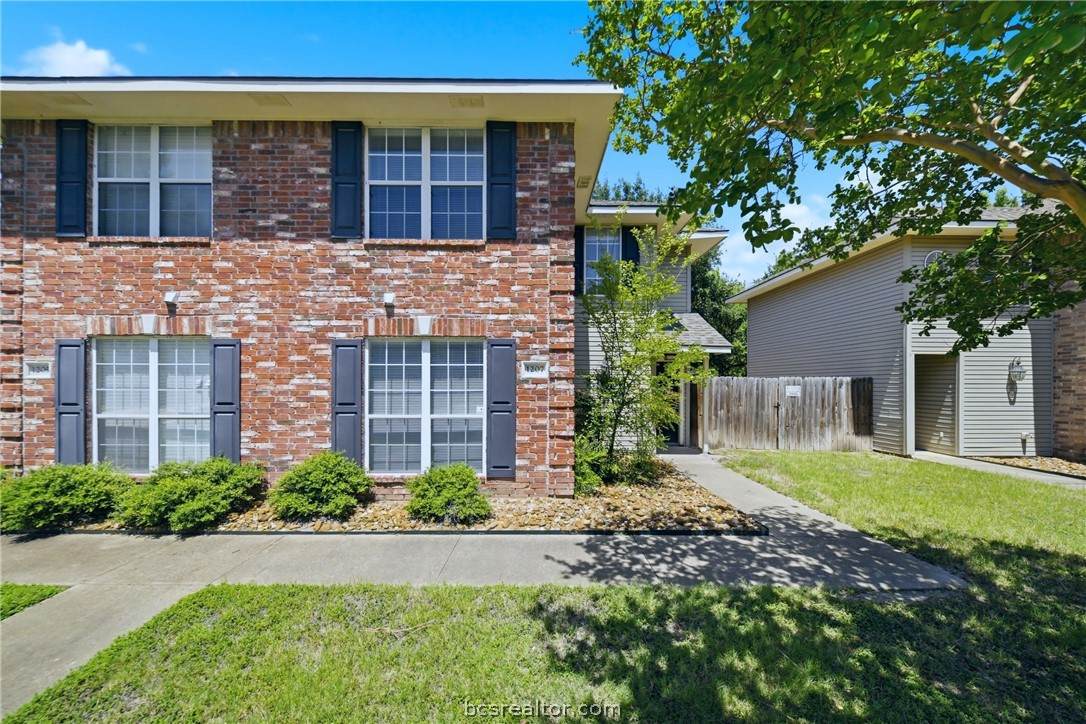1213, 1215 Oney Hervey Drive - Photo 1
