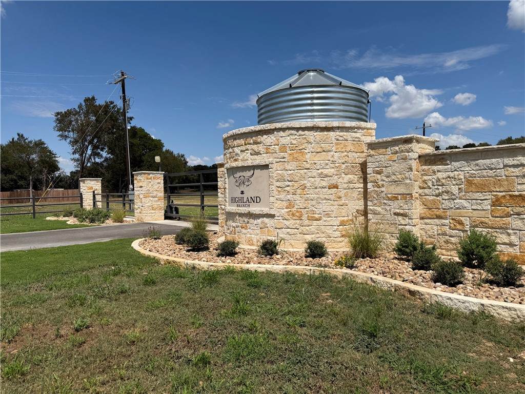 433 Cresent Bend - Photo 1