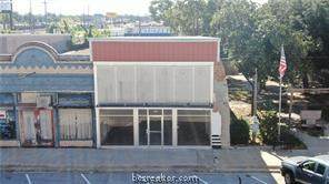 109 W 4Th St, Hearne, TX 77859