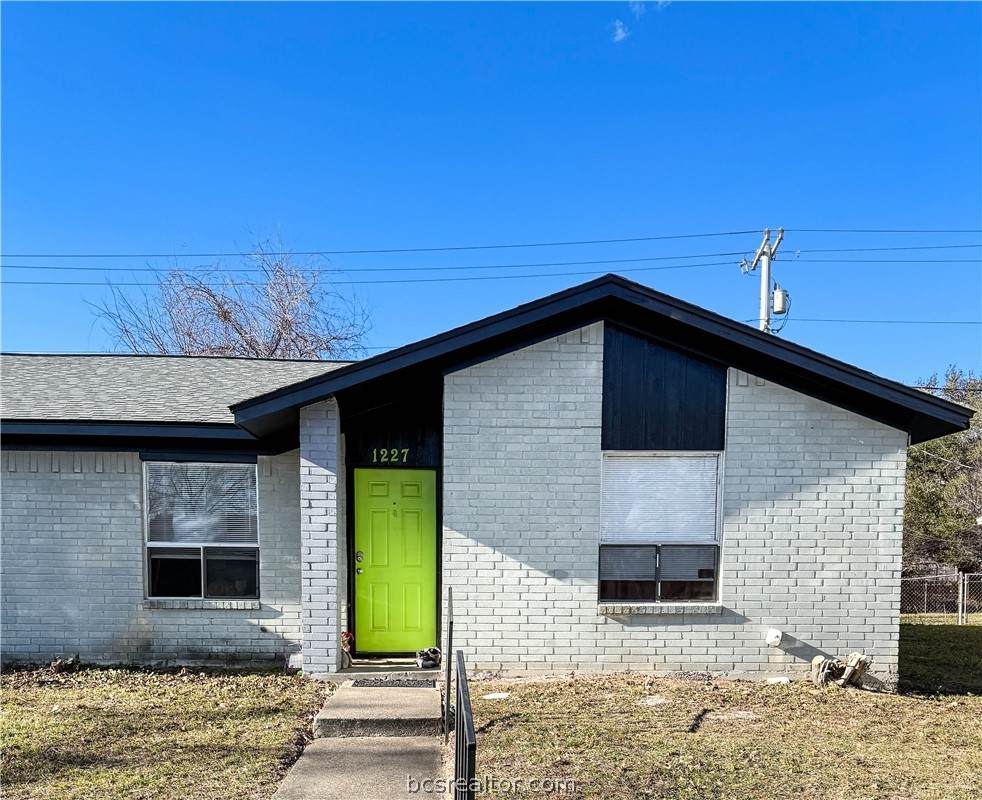 1227 Airline Drive - Photo 1