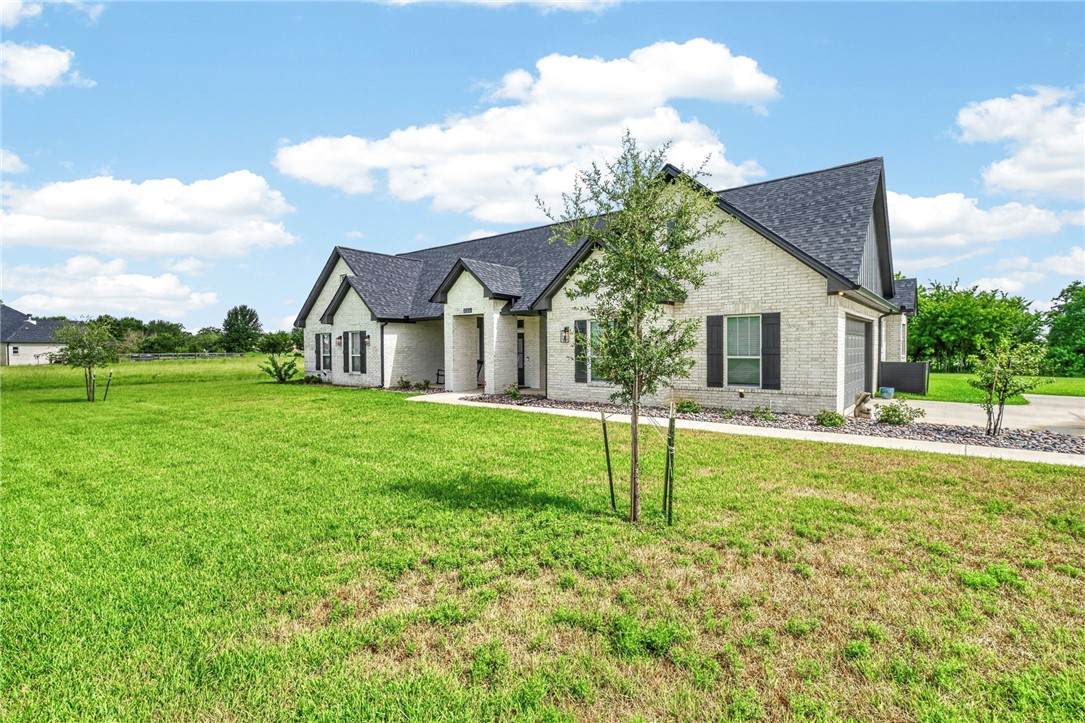 10104 Crown Point - Photo 1