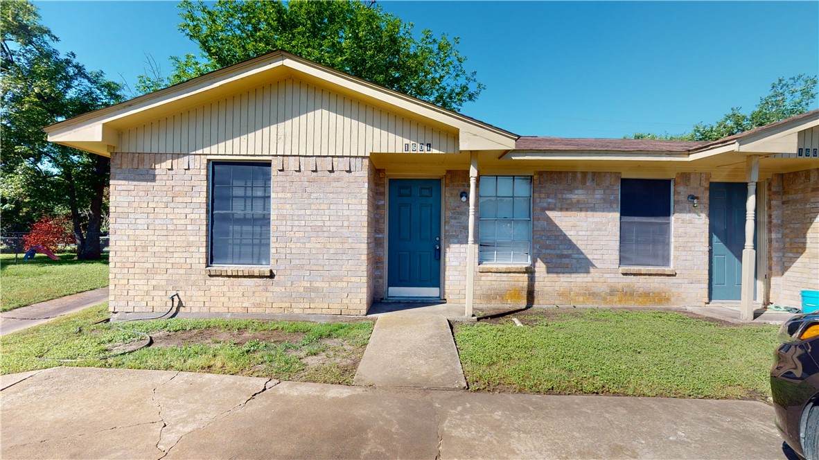1601 Cloverdale Circle - Photo 1