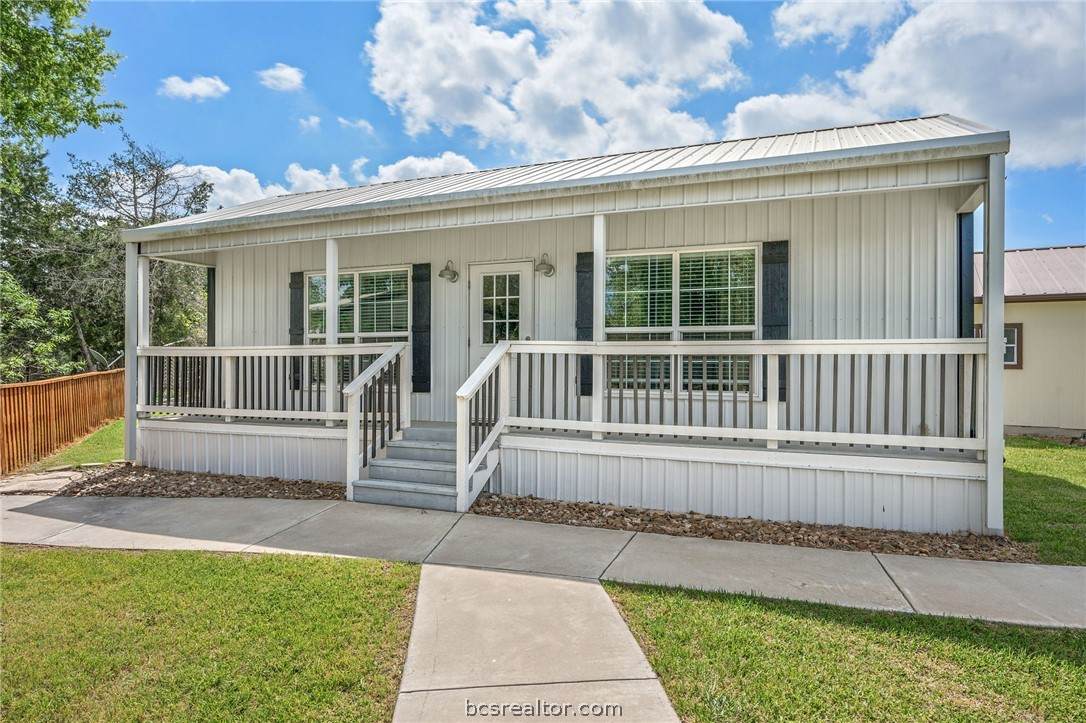 412 Leaning Oak Lane - Photo 1