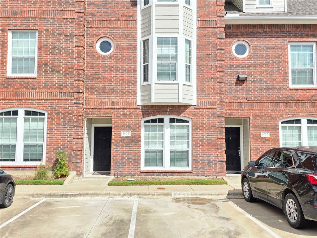 305 Holleman Drive - Photo 1