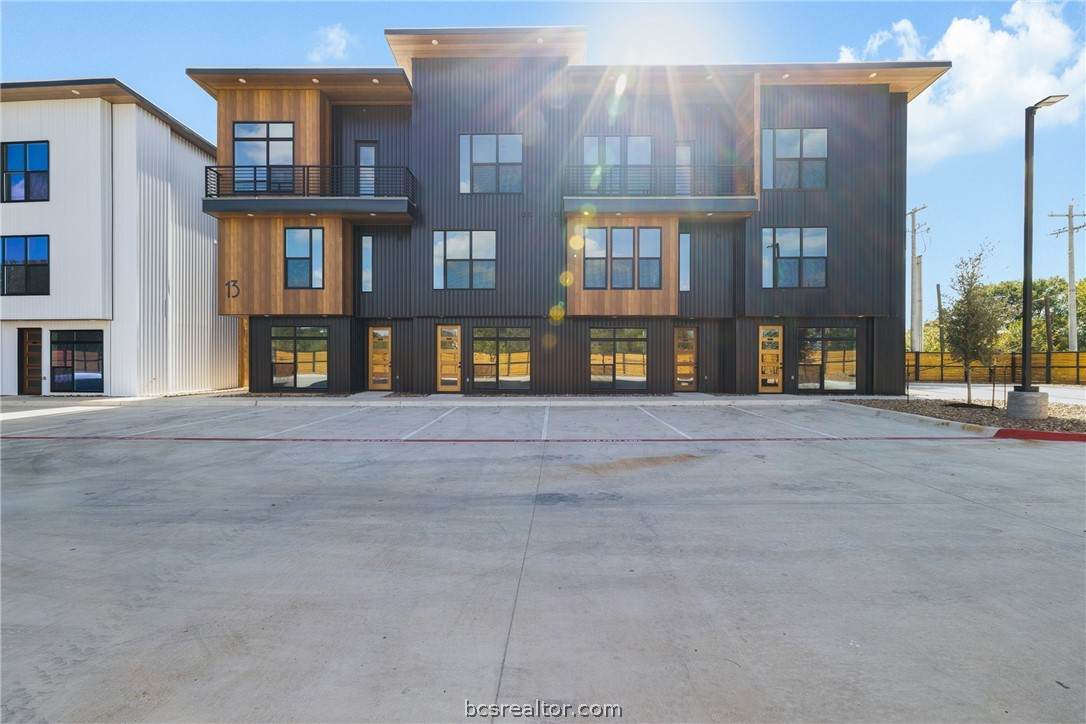 2539 Villa Maria Road - Photo 1