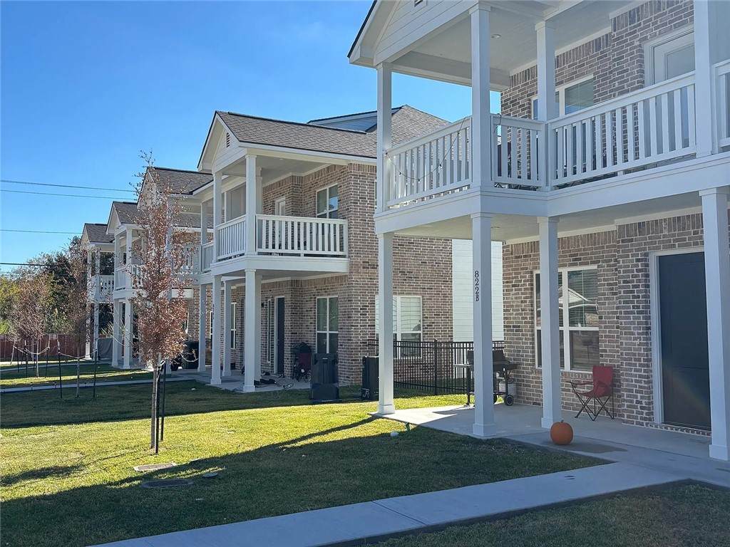 820 Avenue A - Photo 1