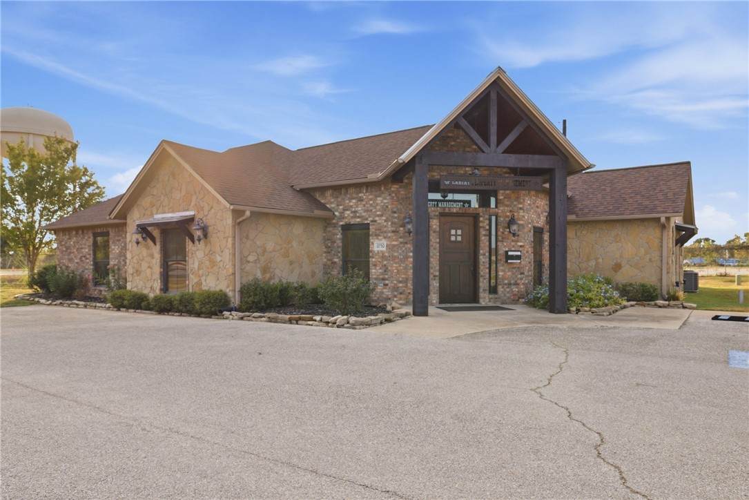 6750 Victoria Avenue - Photo 1