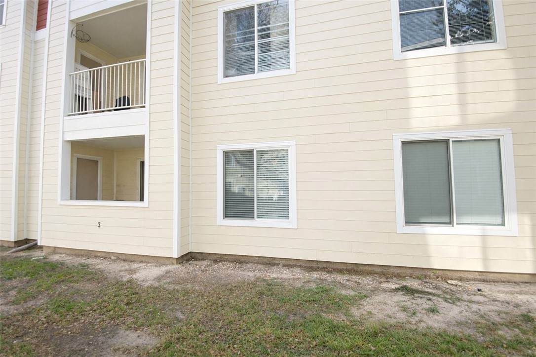 515 Southwest Pkwy - Photo 1