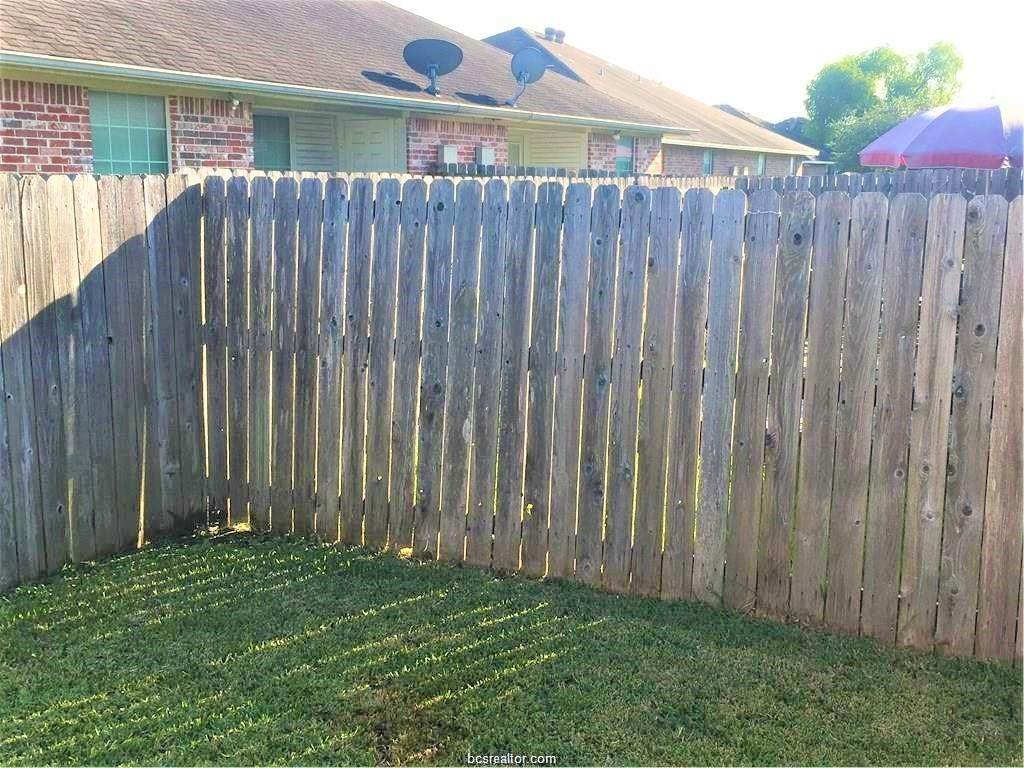 1008 Crepe Myrtle Court - Photo 1