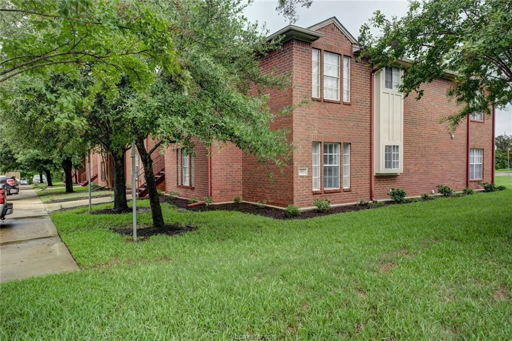 907 Balcones Drive - Photo 1