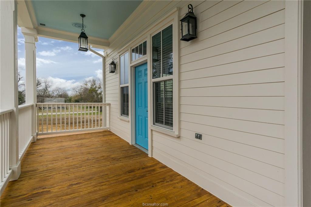 210 22nd - Photo 1