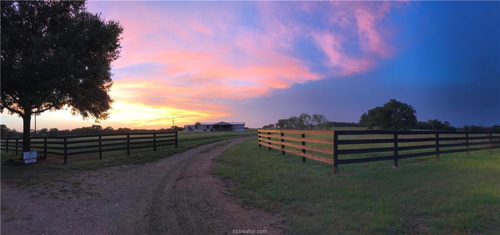 8016 County Road 319 - Photo 1