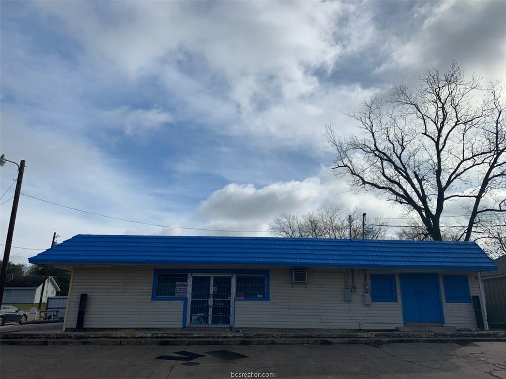 309 21st Street - Photo 1