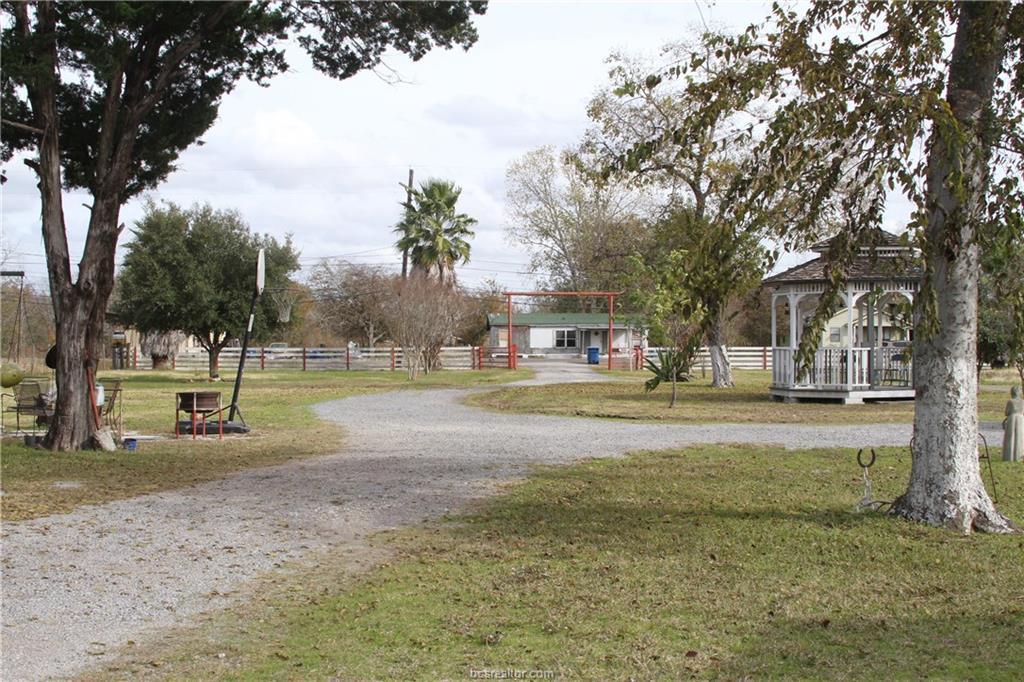 722 Fm 379 - Photo 1