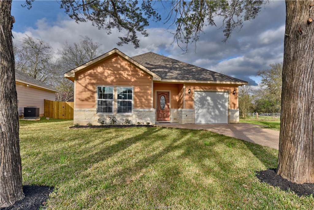 228 Apple Street - Photo 1