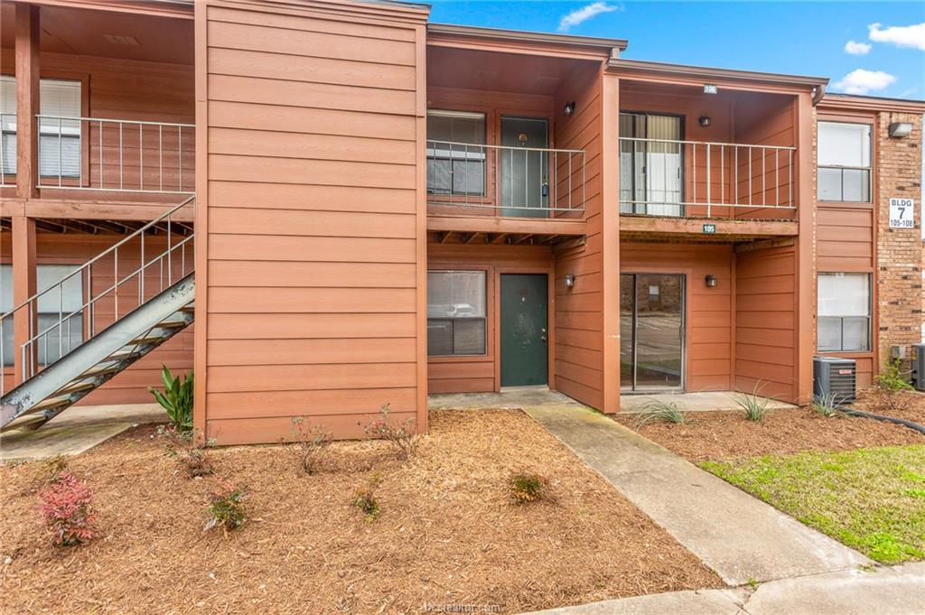 904 University Oaks - Photo 1