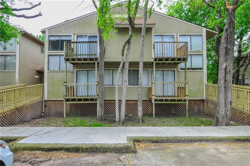 1212 Holik Drive - Photo 1