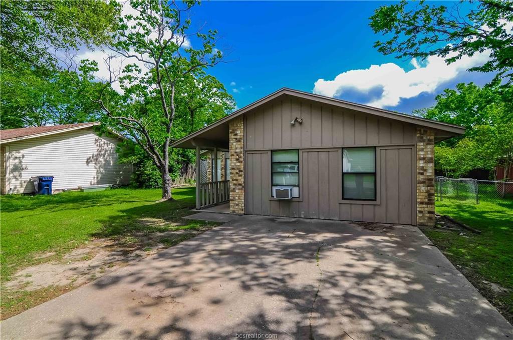 1109 Dexter Drive - Photo 1