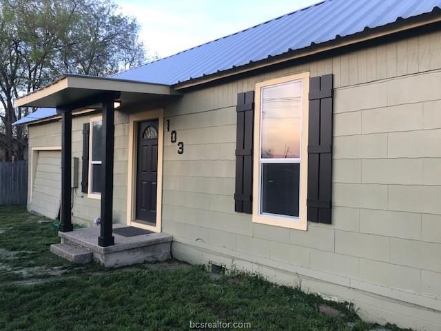 103 Cornelius Street - Photo 1