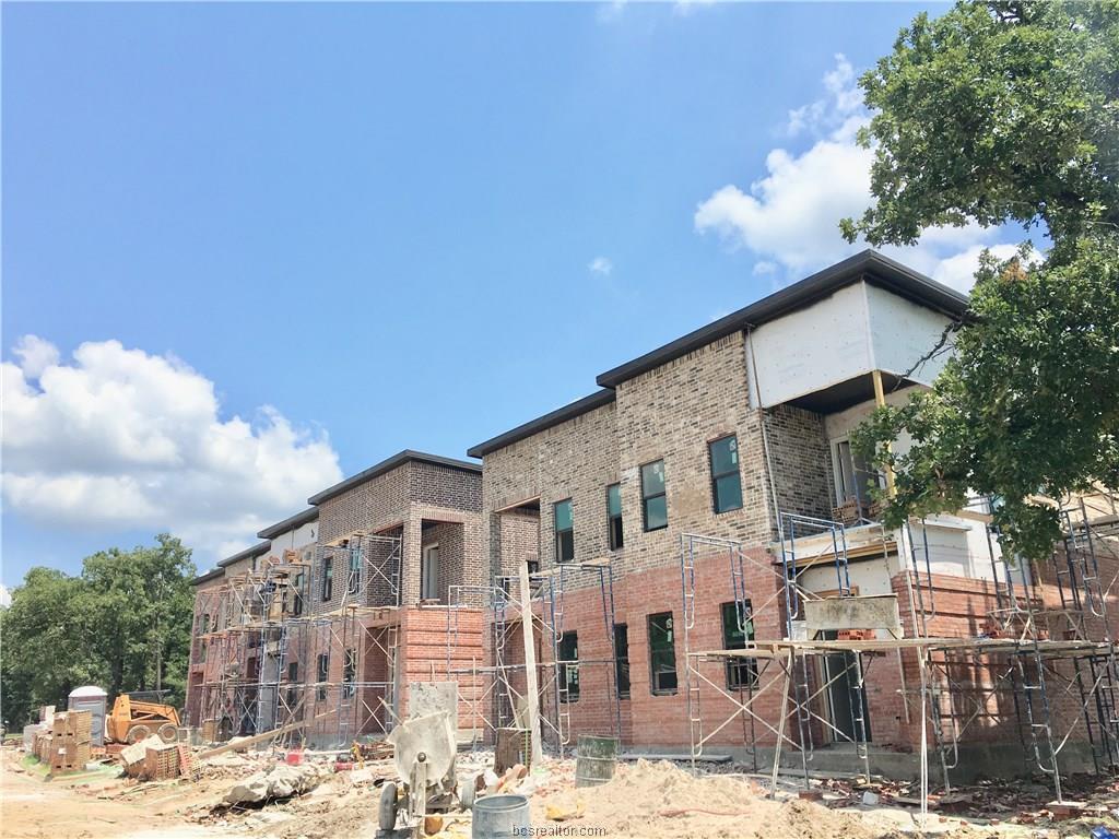 4011 Oaklawn Street - Photo 1