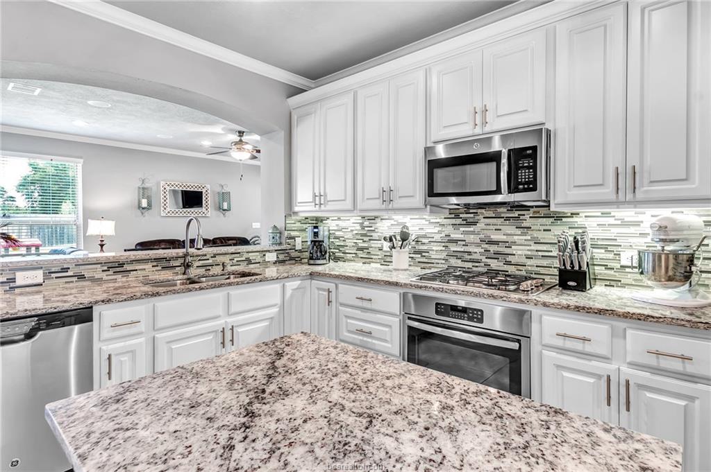 4108 Bridgewood - Photo 1