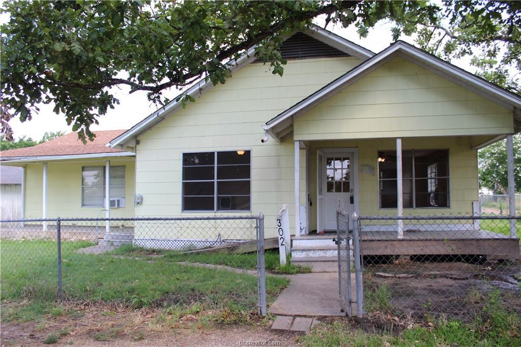 302 Southern Oaks Drive - Photo 1