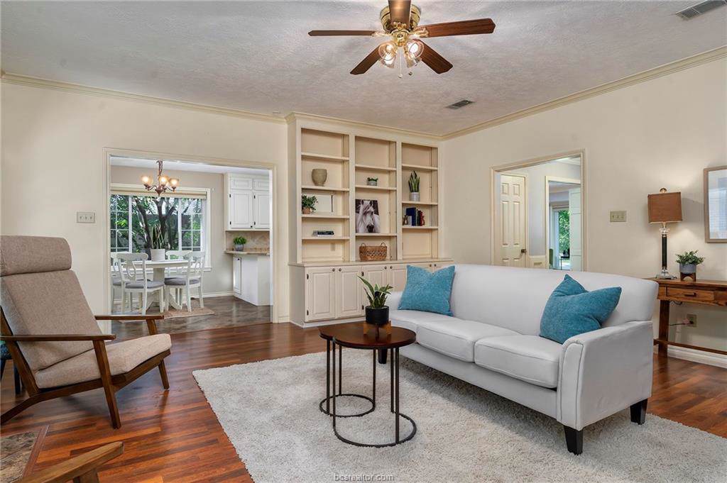 8702 Chippendale Street - Photo 1
