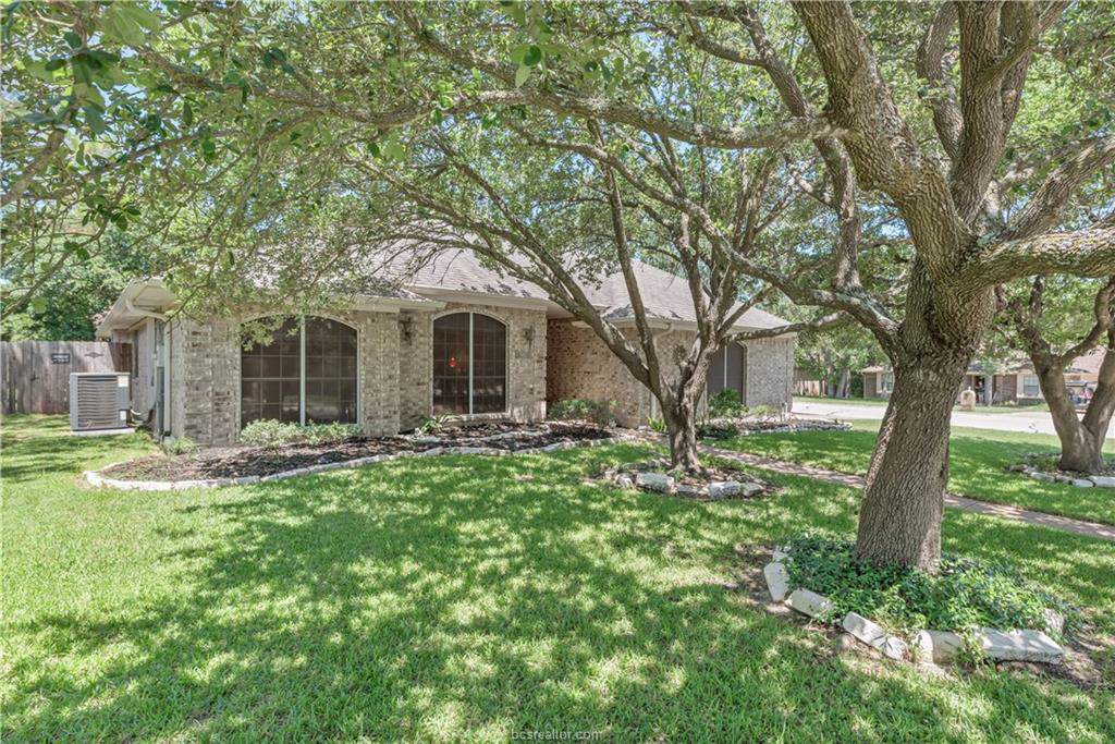 3900 Cheshire Court - Photo 1