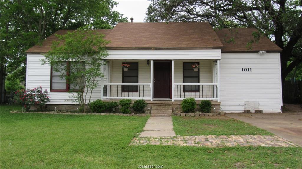 1011 29th Street - Photo 1