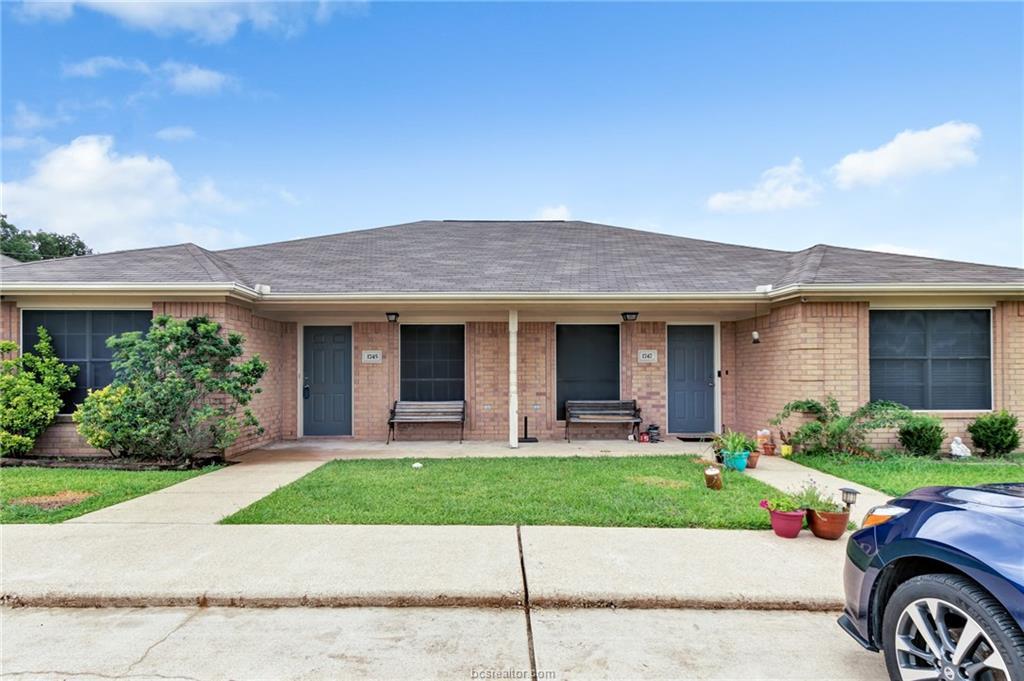 1745 Rock Hollow - Photo 1