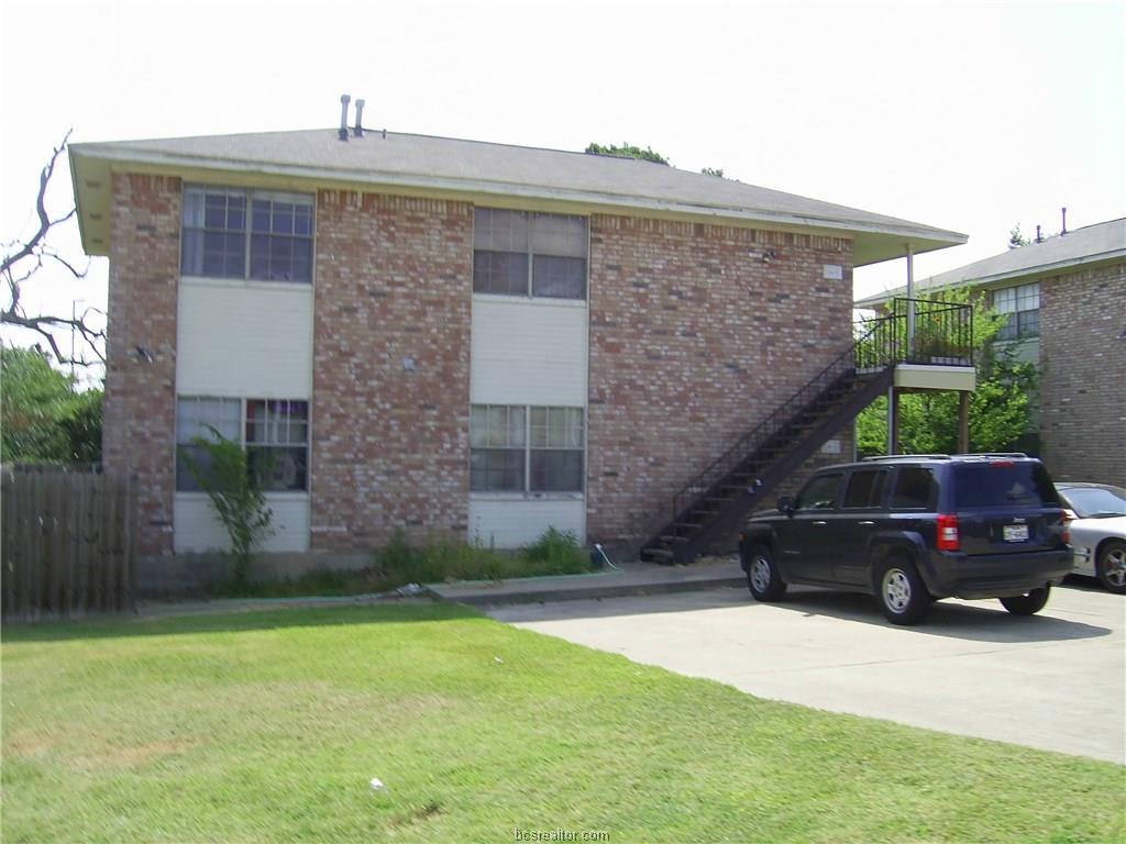 1204 Vinyard Court - Photo 1
