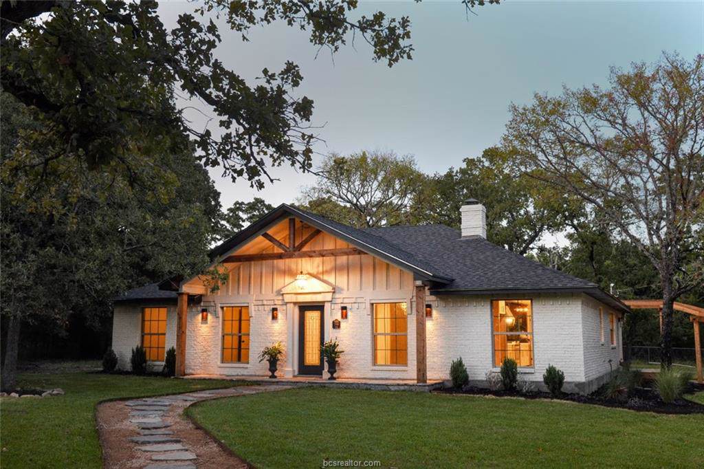 2416 Friar - Photo 1