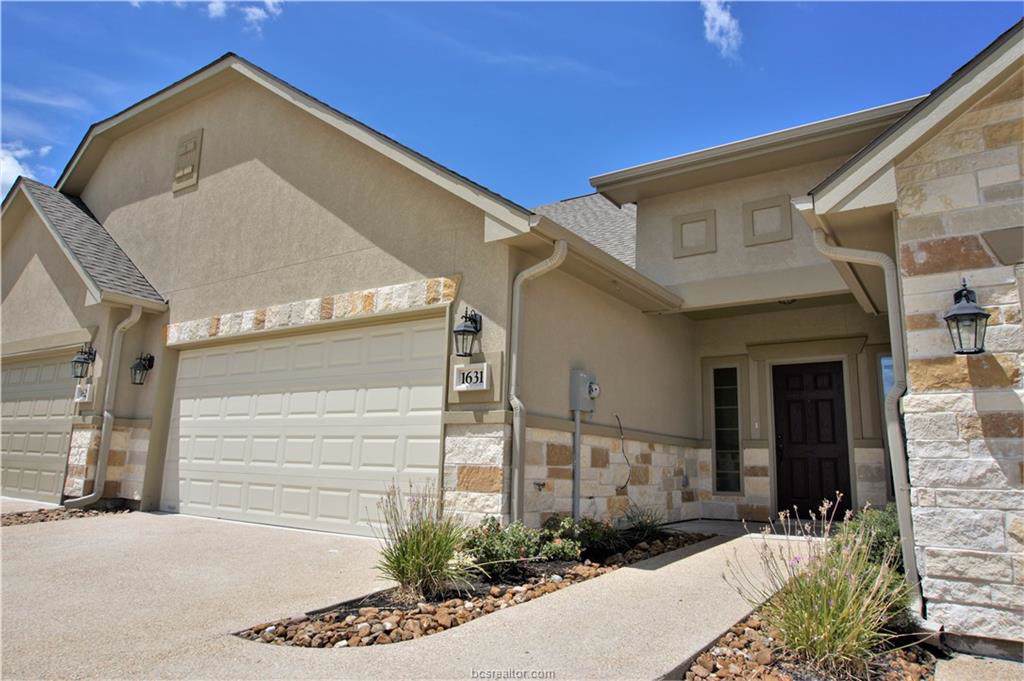 1631 Buena Vista - Photo 1