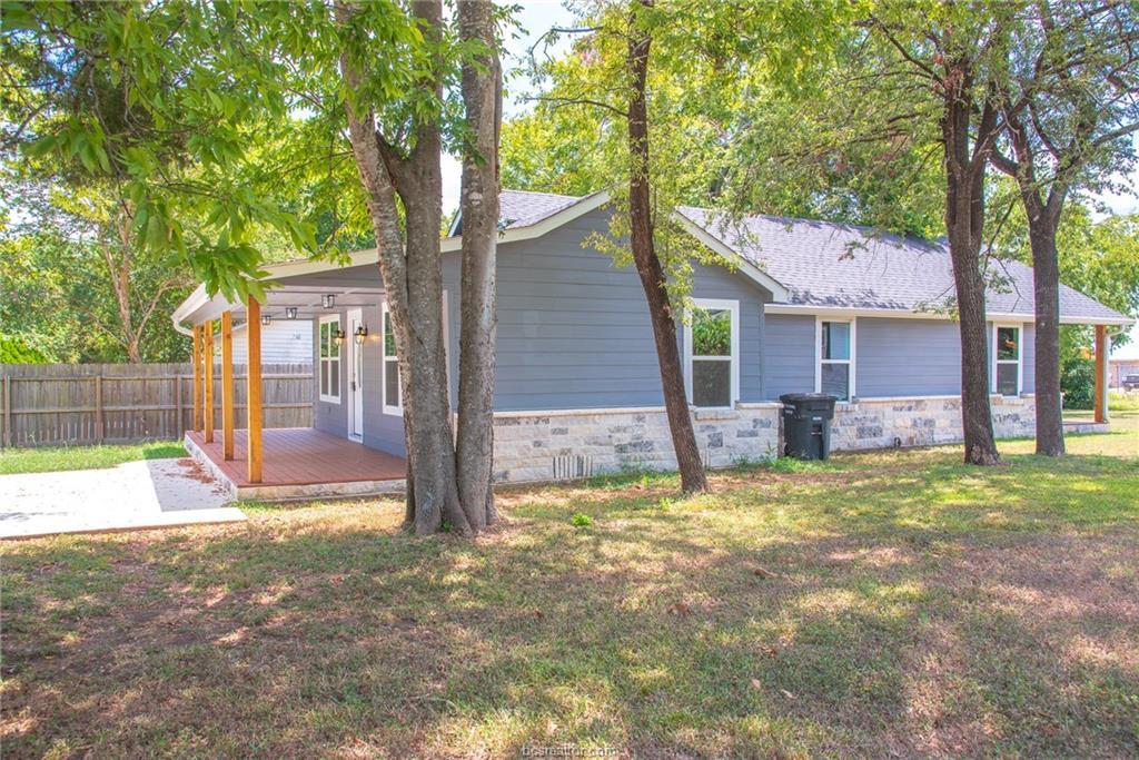 607 Hall Street - Photo 1