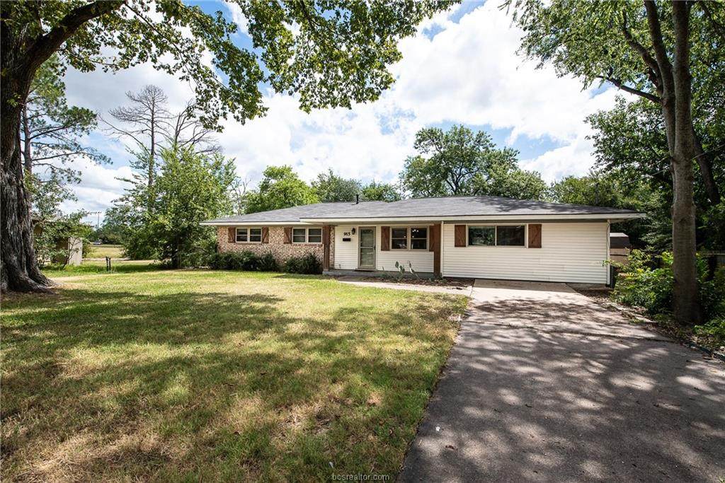 915 Stanfield - Photo 1