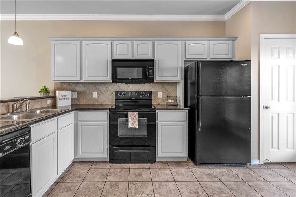 305 Holleman Drive - Photo 1