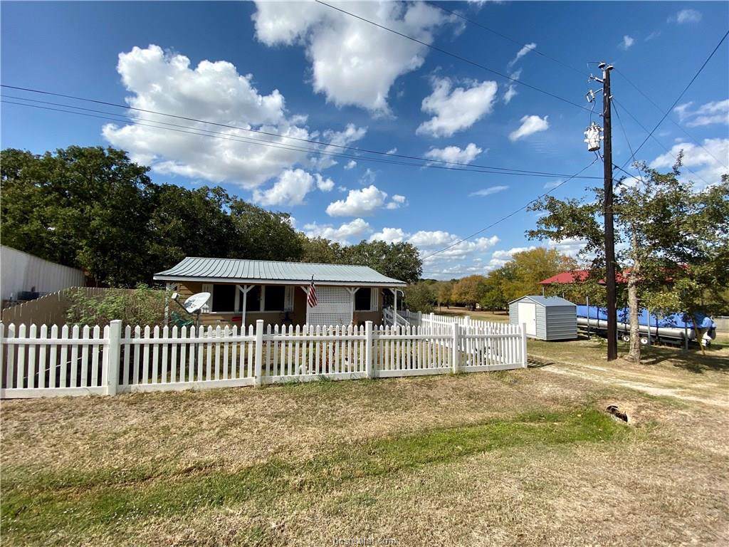 202 Red Oak Street - Photo 1