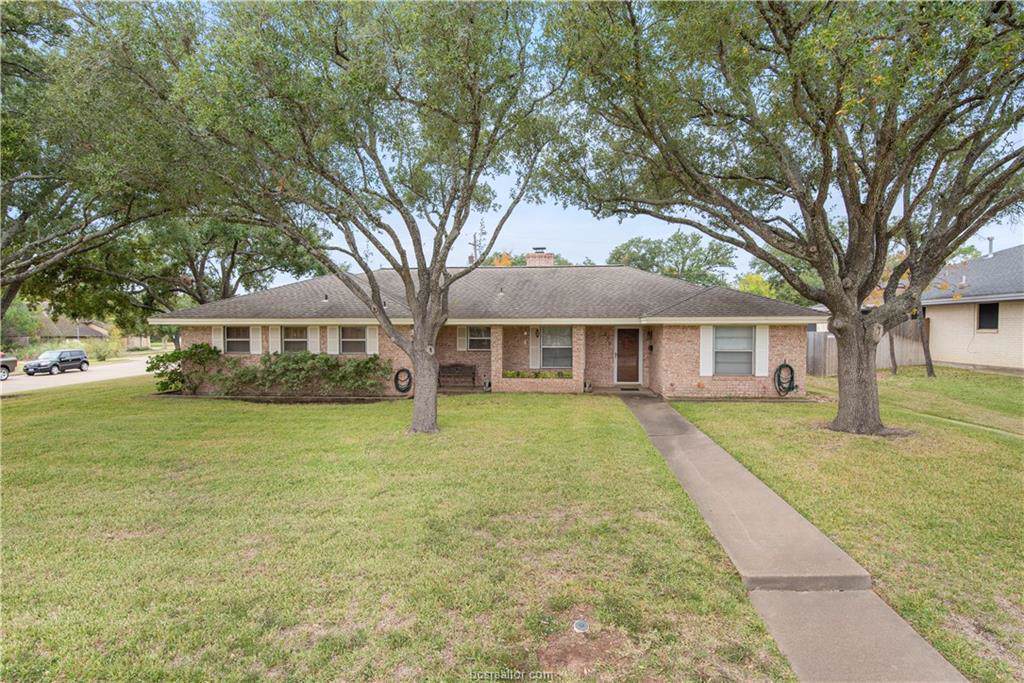 800 Avondale - Photo 1