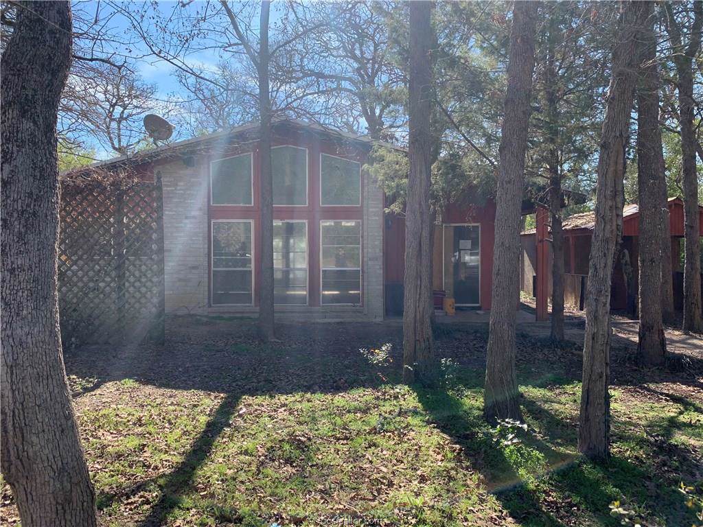 446 Crab Apple Dr & Mail - Photo 1