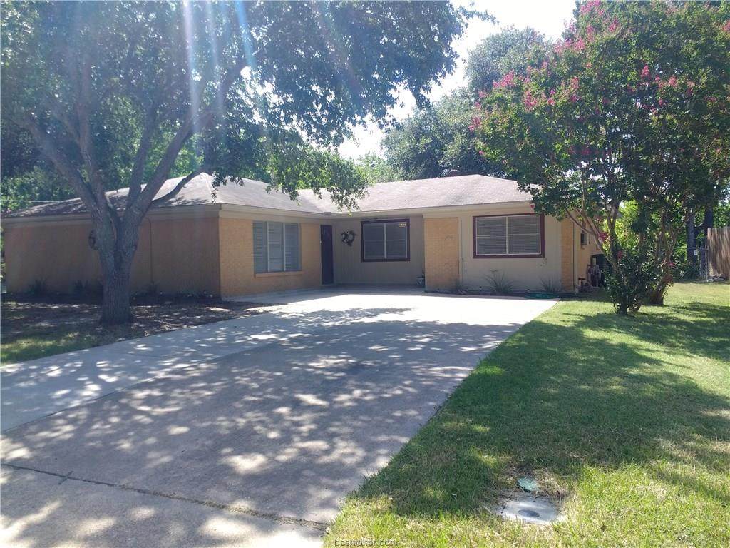 908 Lazy Lane - Photo 1