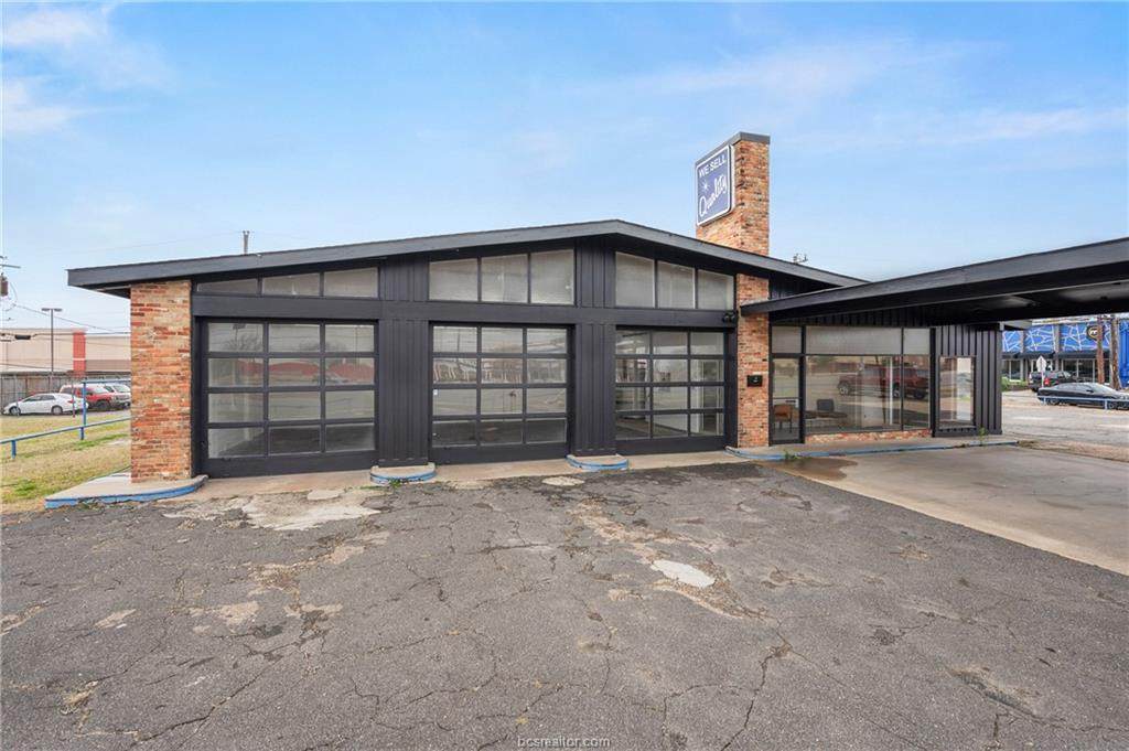 2100 Texas Avenue - Photo 1