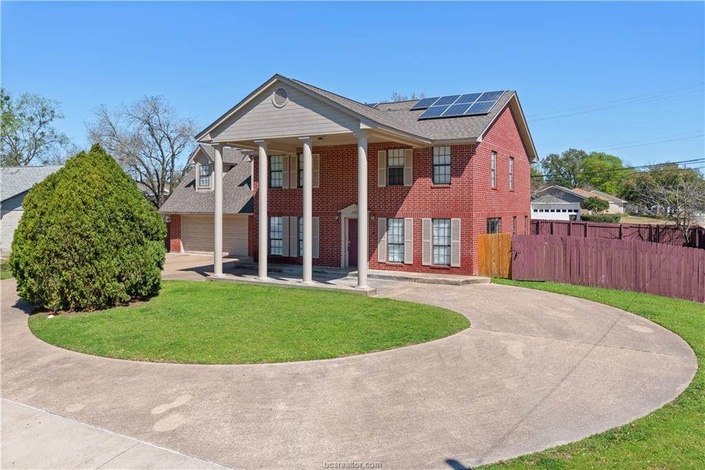 2605 Briar Oaks Drive - Photo 1