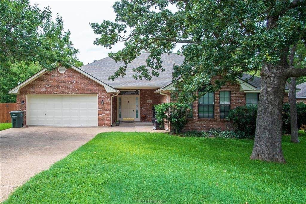 2541 Manchester Drive - Photo 1