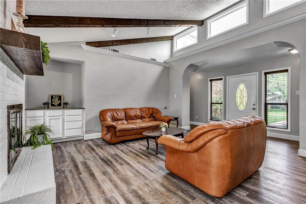 2606 Clearwood Court - Photo 1