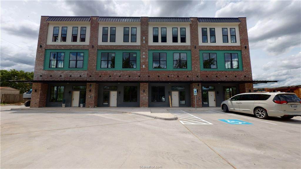 305 27th Street - Photo 1
