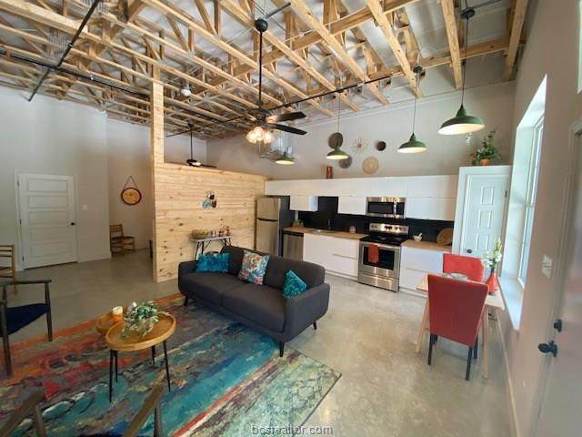 305 27th Street - Photo 1
