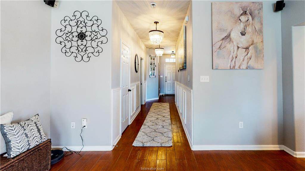 107 Garnet Court - Photo 1