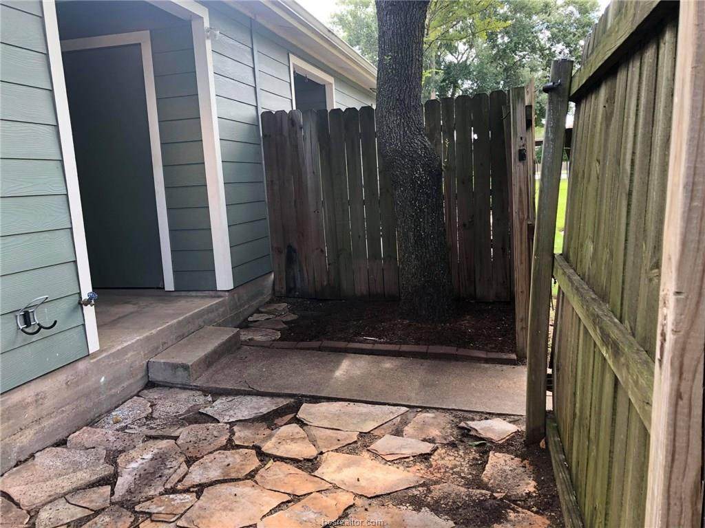 2800 Longmire Drive - Photo 1