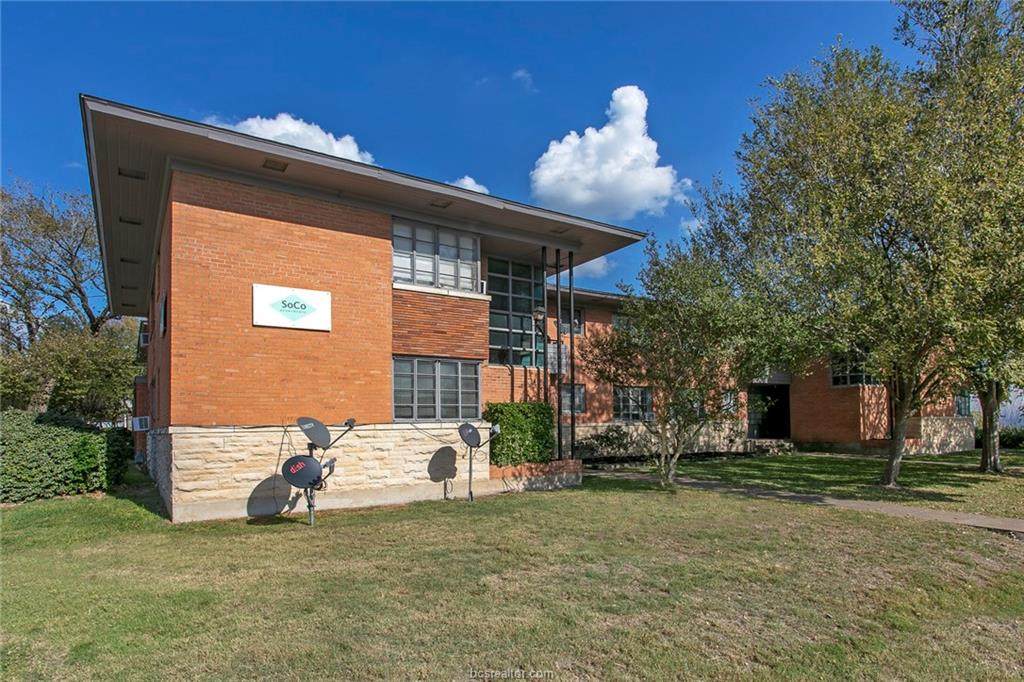 2105 College Avenue - Photo 1